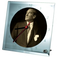 Atatürk Fotoğraflı Cam Masa Saati (20x20 cm)